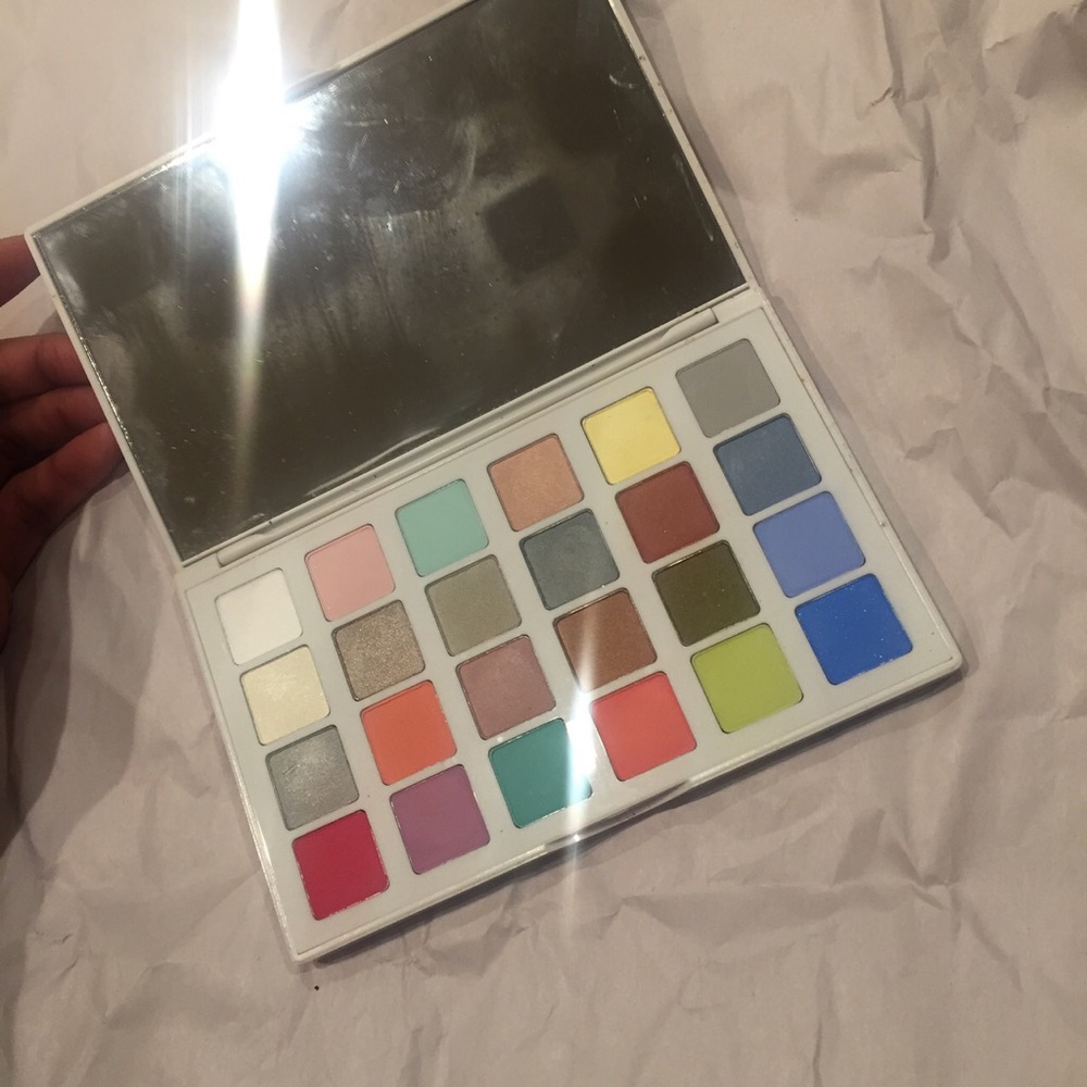 sephora x pantone universe palette